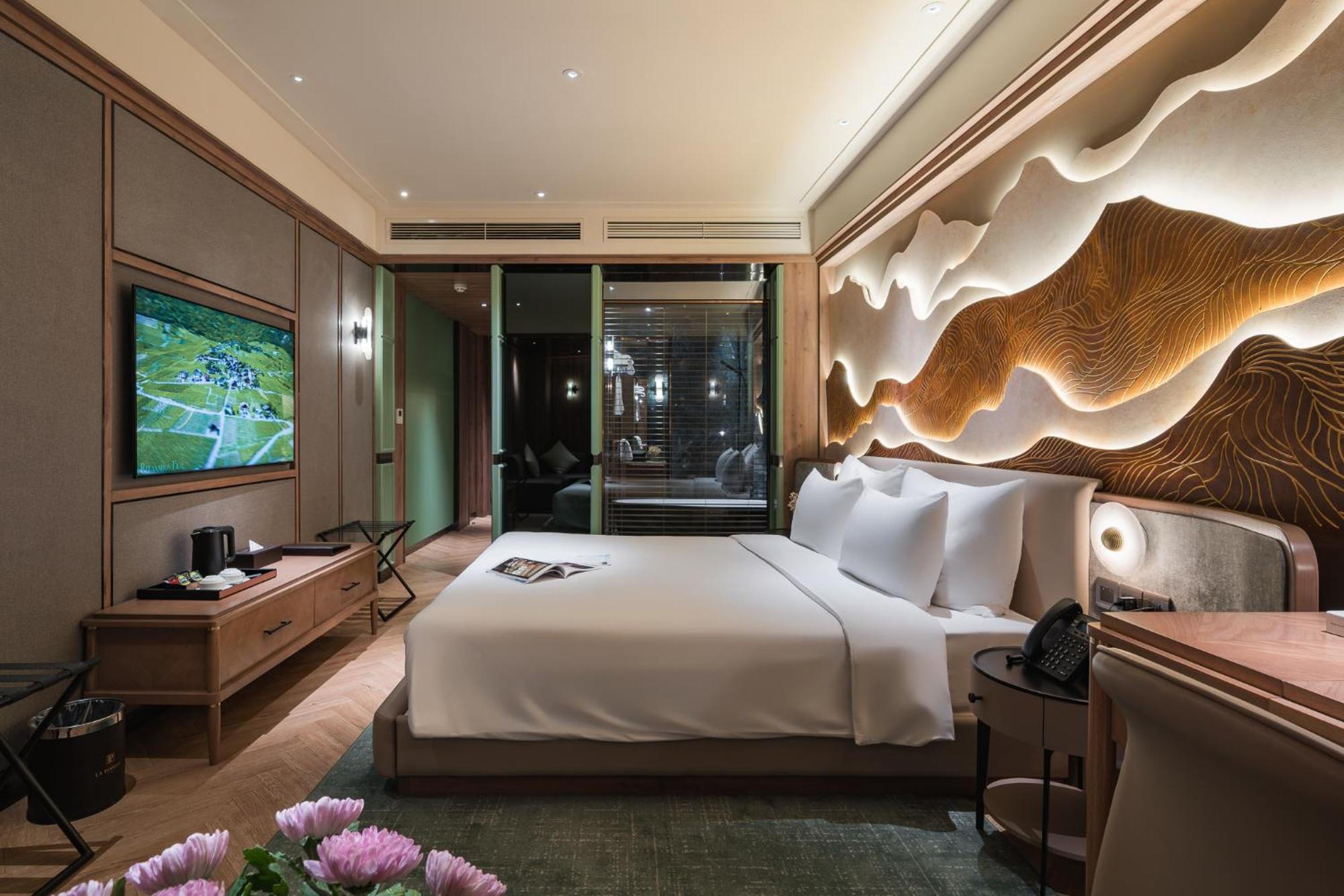 La Passion Premium Cau Go Hotel Hanoi Bagian luar foto