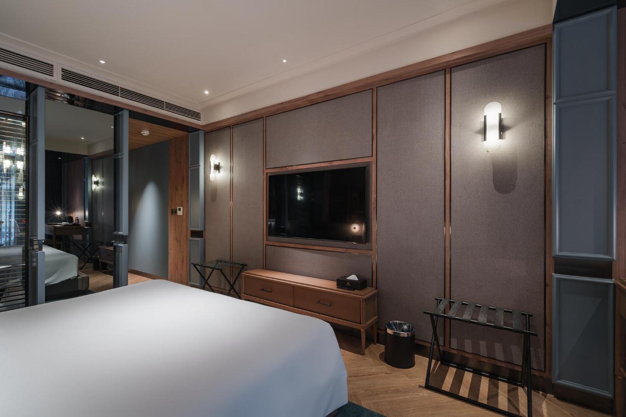 La Passion Premium Cau Go Hotel Hanoi Bagian luar foto